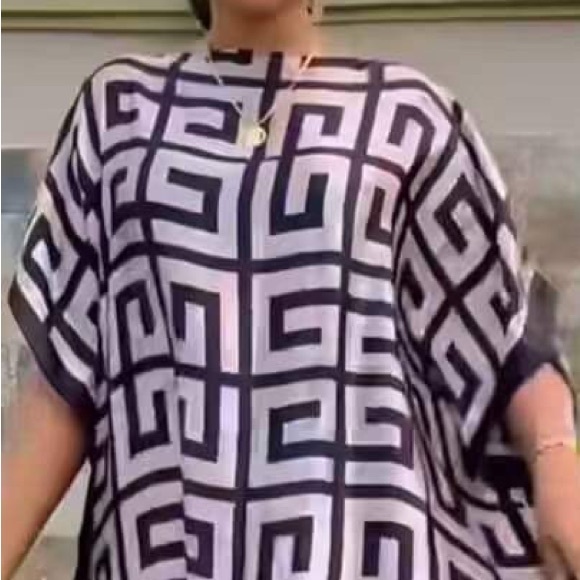 NWT black and grey light gown  for summer  time . - Picture 3 of 3